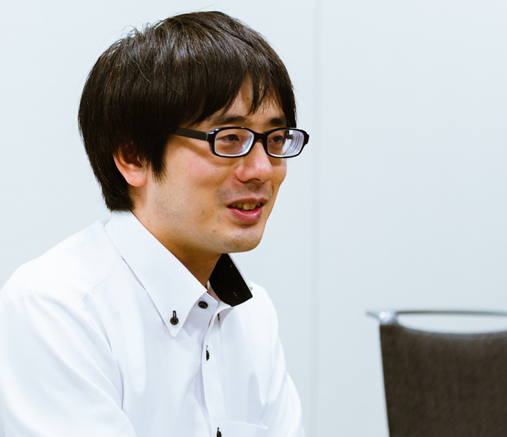 写真：生田さんのインタビューカット01