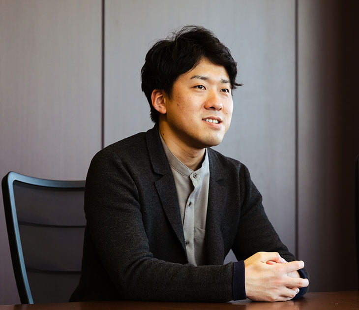 写真：岩男さんのインタビューカット02