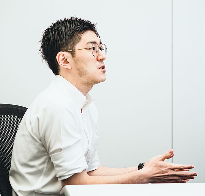 写真:吉川さんのインタビューカット01