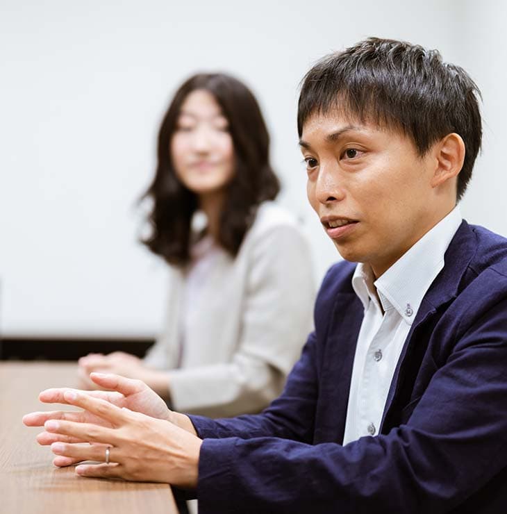 写真：和田さんのインタビューカット02