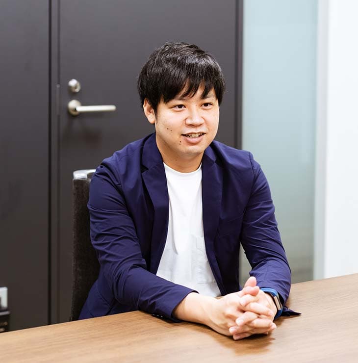 写真：矢島さんのインタビューカット01