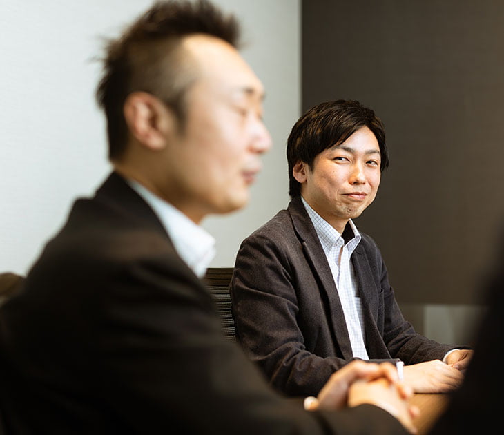 写真：麻生さんと吉田さんのインタビューカット