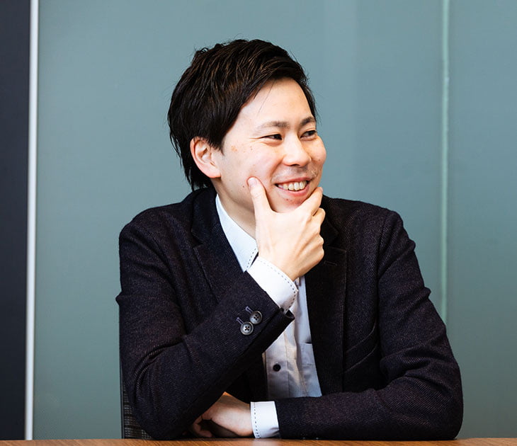 写真：宇留島さんのインタビューカット02