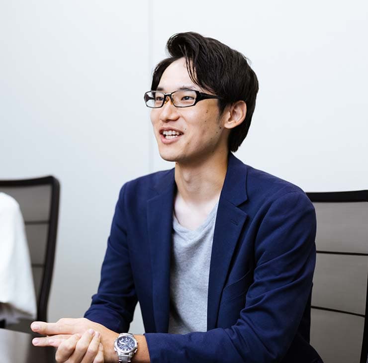 写真:河邊さんのインタビューカット01