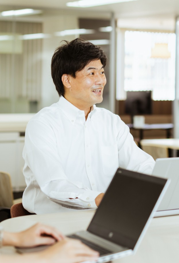 写真：山口さんのインタビューカット02