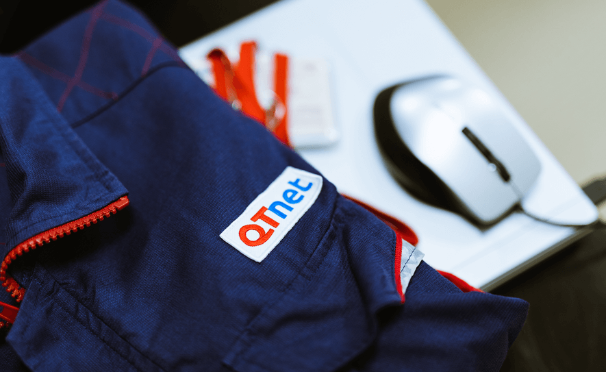 写真：QTnetの作業服