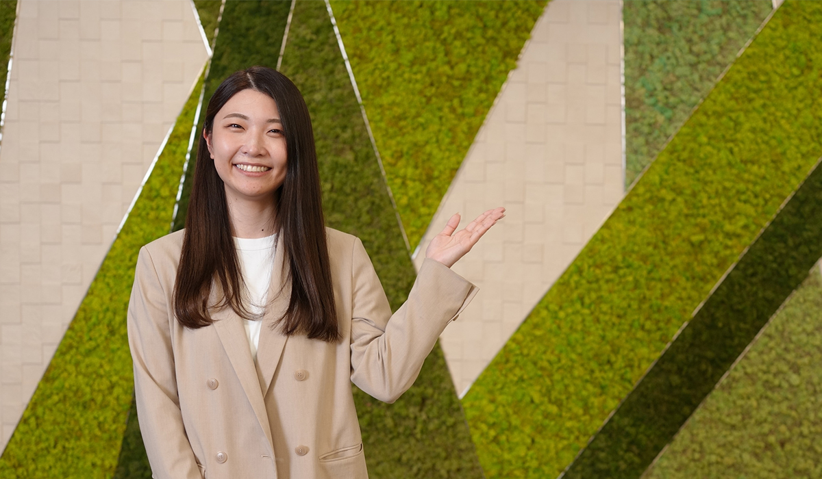 写真：採用担当者（左：古賀さん・右：吉満さん）