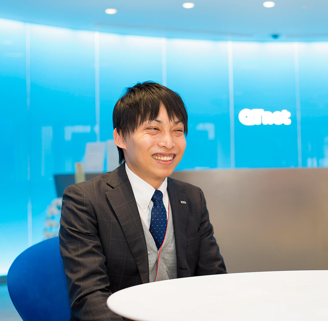 写真：和田さんのインタビューカット01