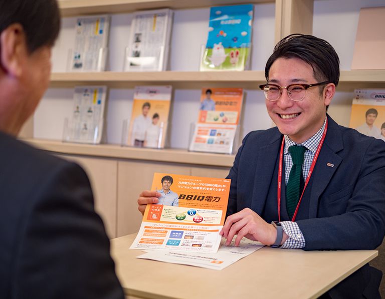 写真:野崎さんのインタビューカット01