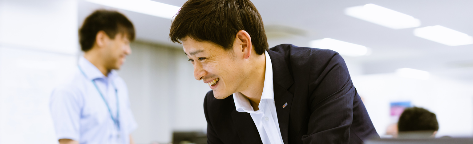 写真:西本さんのインタビューカット03