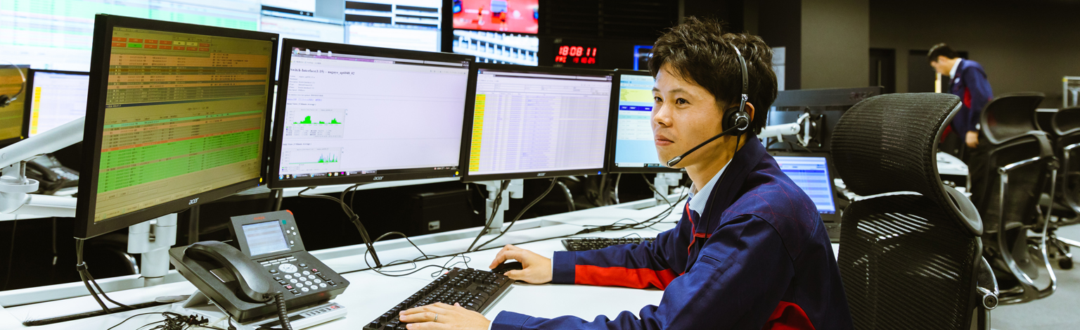 写真：藤本さんのインタビューカット03