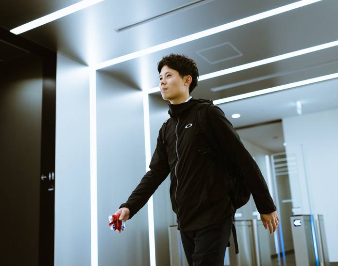 写真：藤本さんのインタビューカット05