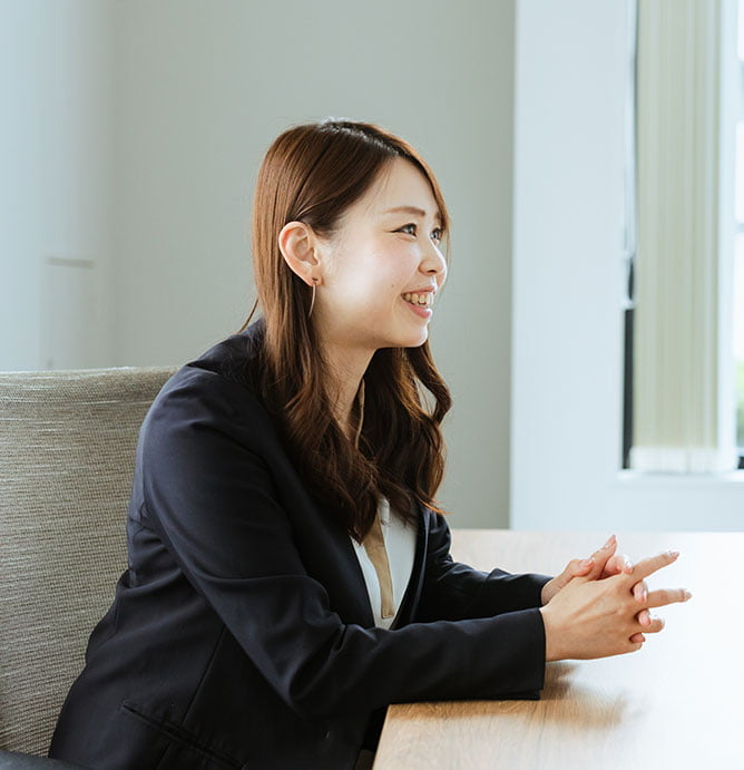 写真:門脇さんのインタビューカット04