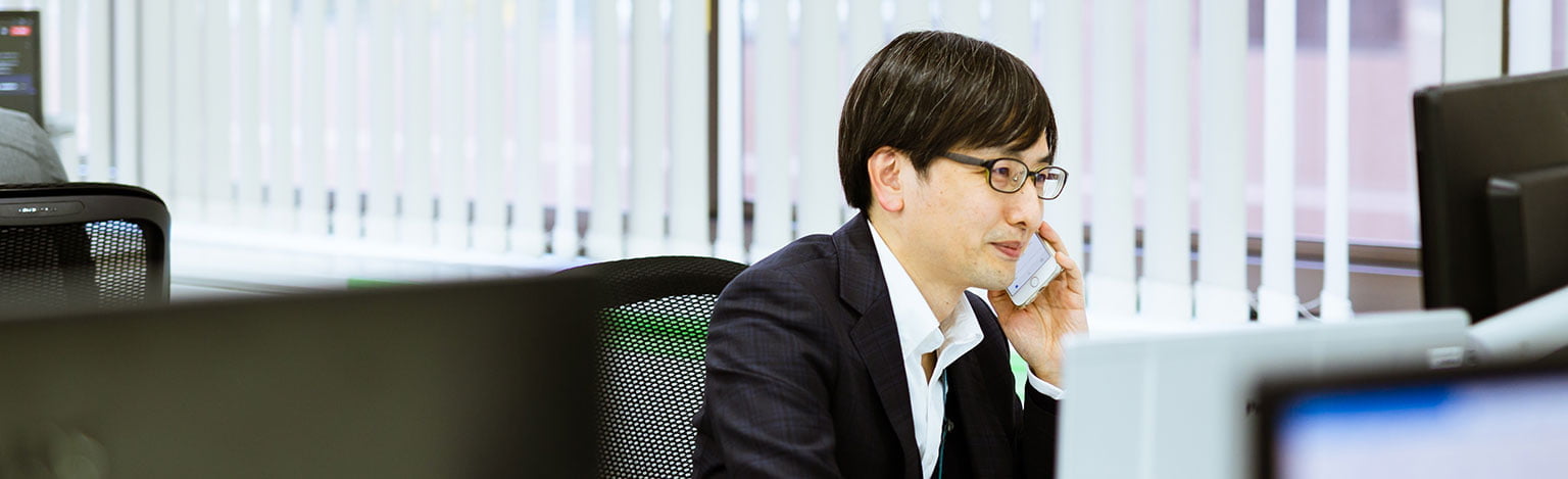 写真:松岡さんのインタビューカット03