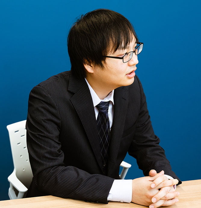 写真:平野さんのインタビューカット04