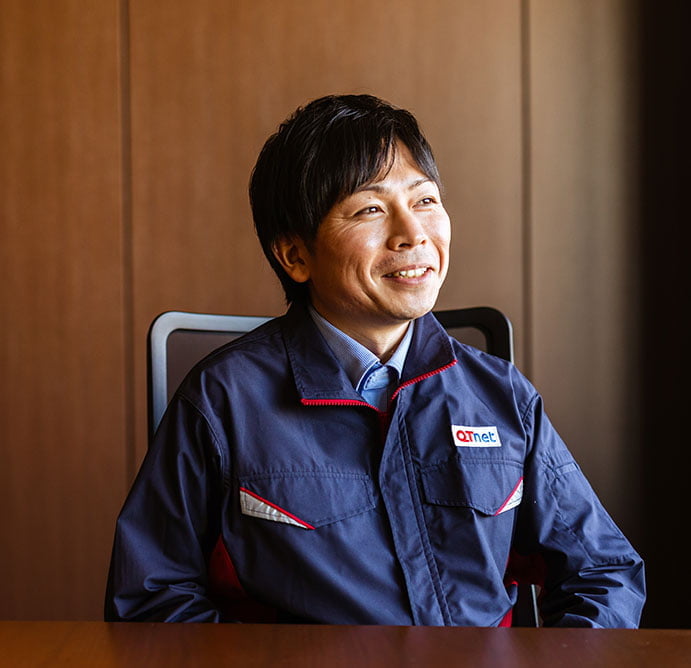 写真:冨田さんのインタビューカット01