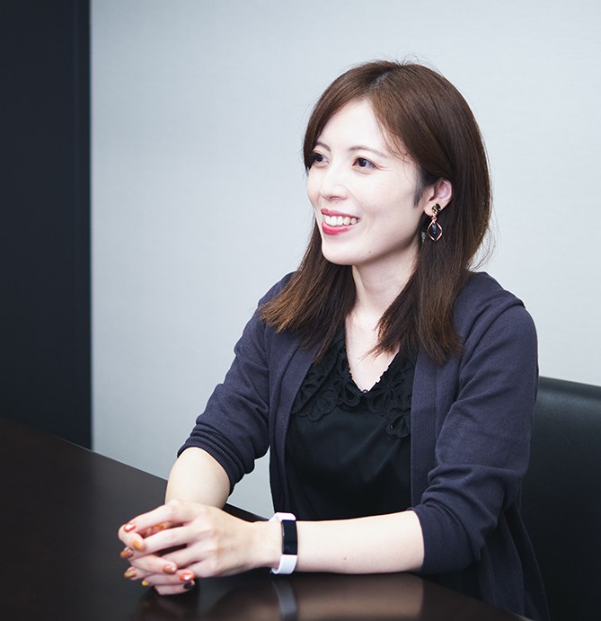 写真:橋本さんのインタビューカット02