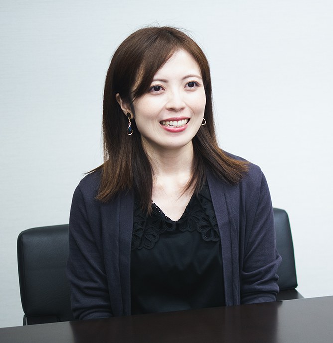 写真:橋本さんのインタビューカット04