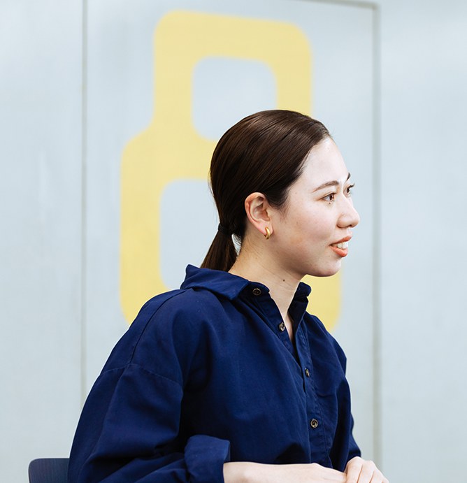 写真:古藤さんのインタビューカット01