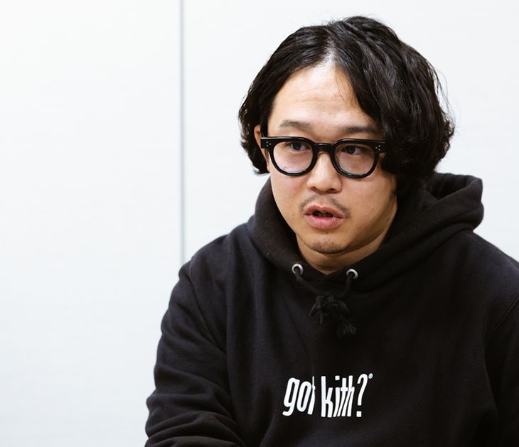 写真：阿部さんのインタビューカット01