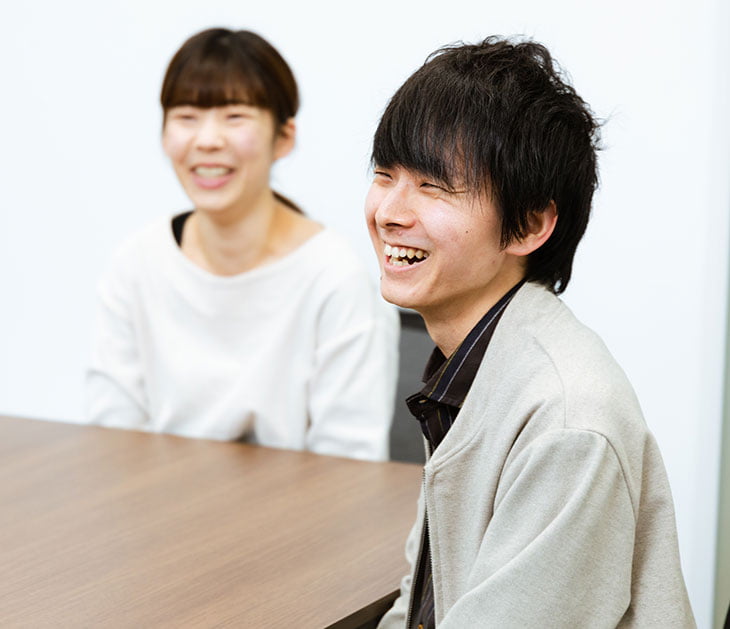 写真:古藤さんのインタビューカット01